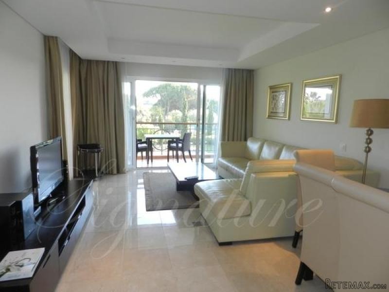 2 bedroom Apartment For Sale:..