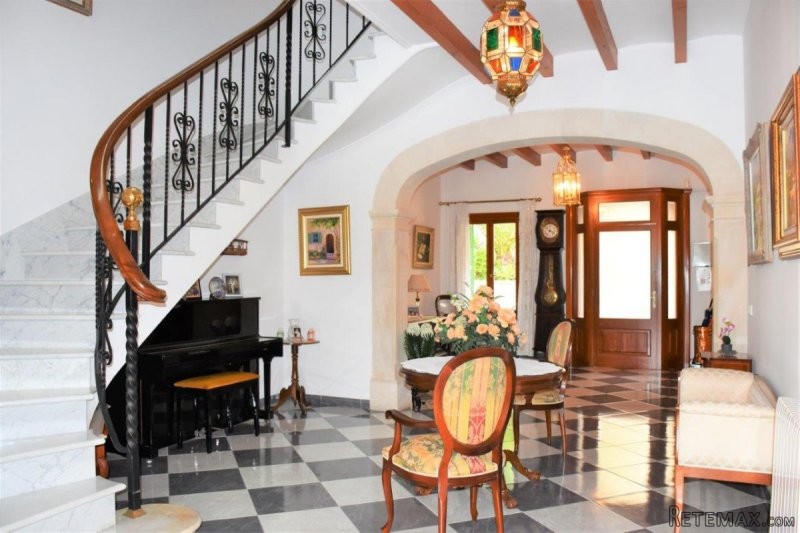 Beautifully restored manour house in..