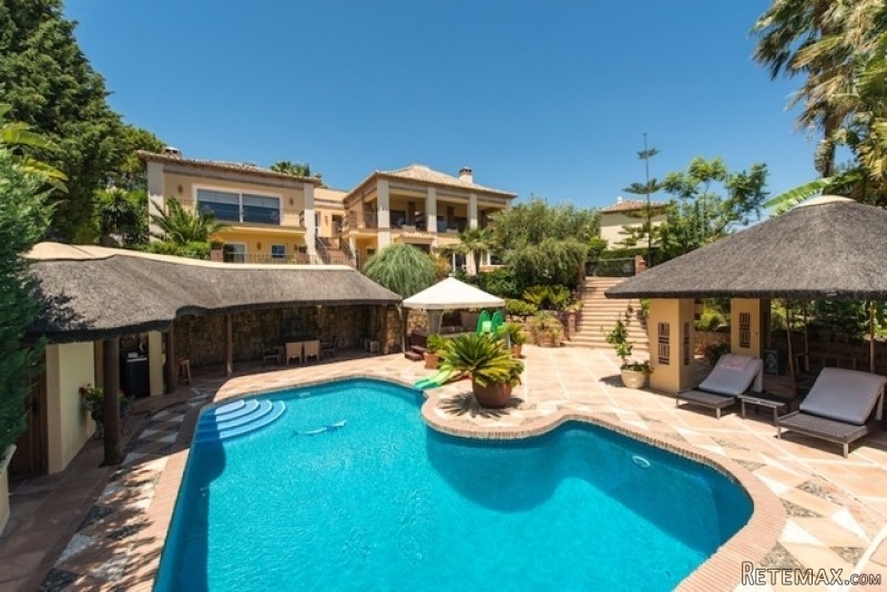 5 Bedrooms - Villa - Malaga - For Sale