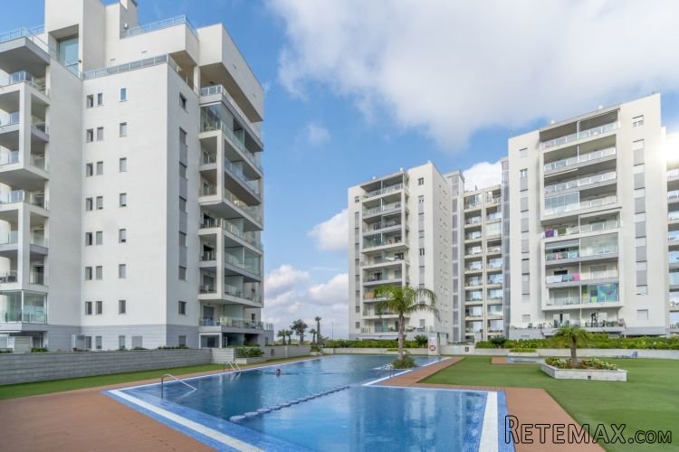 Moderno apartamento con vistas al mar en La Mata..