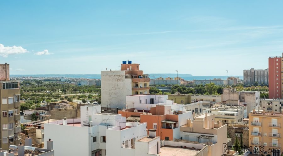 Beautiful fully renovated penthouse of 150 including 60 m2.. - 2