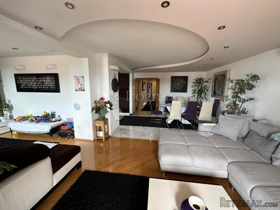 PRILIKA! Apartman Crikvenica 129m2 pogled more
