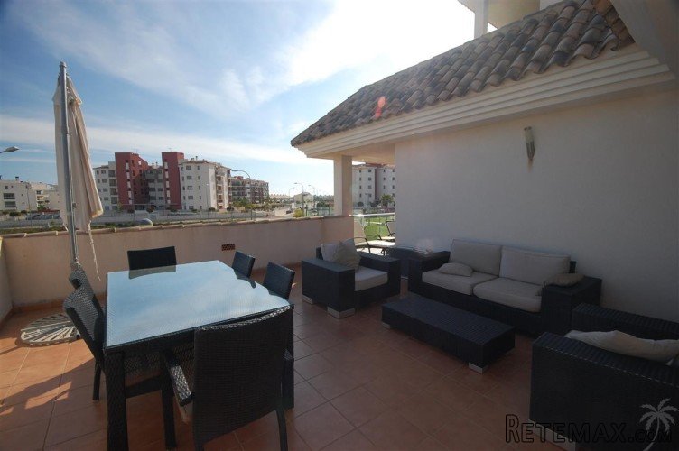 Excellent price for this modern 1st floor apartment in..