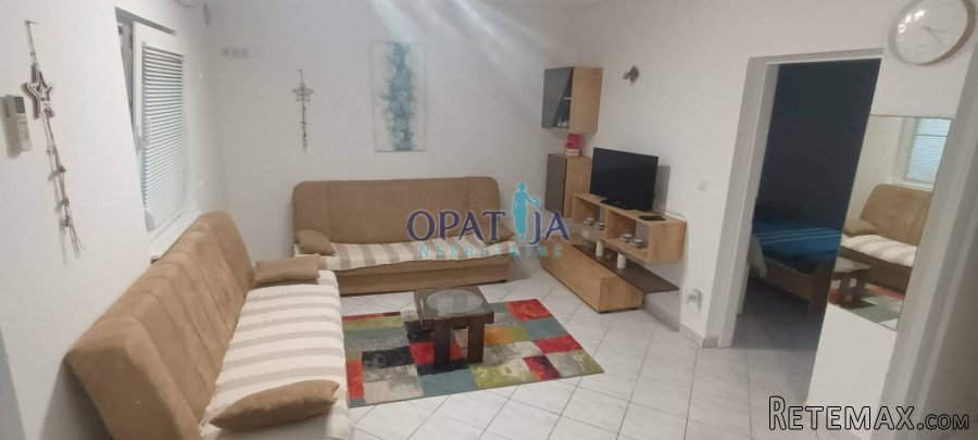 Vir, lijepi apartman u prizemlju, 150 m do mora