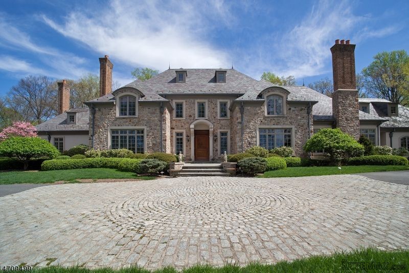 5 bedroom Detached House For Sale: 4..