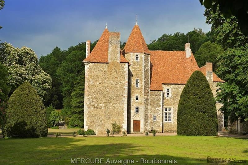 7 bedroom Castle For Sale: 63460.. - 2