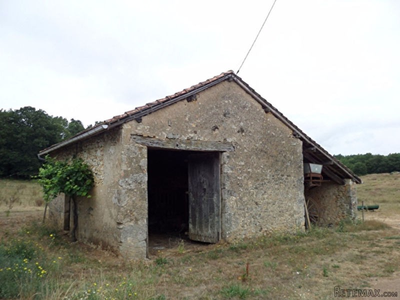 EC0818LC Pretty stone house & barn to.. - 2