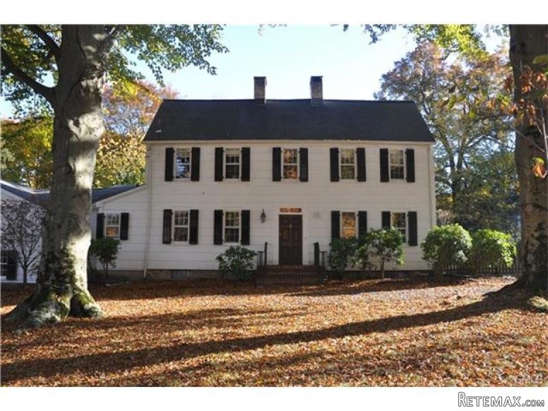 5 bedroom House For Sale: 60 LONG LOTS..