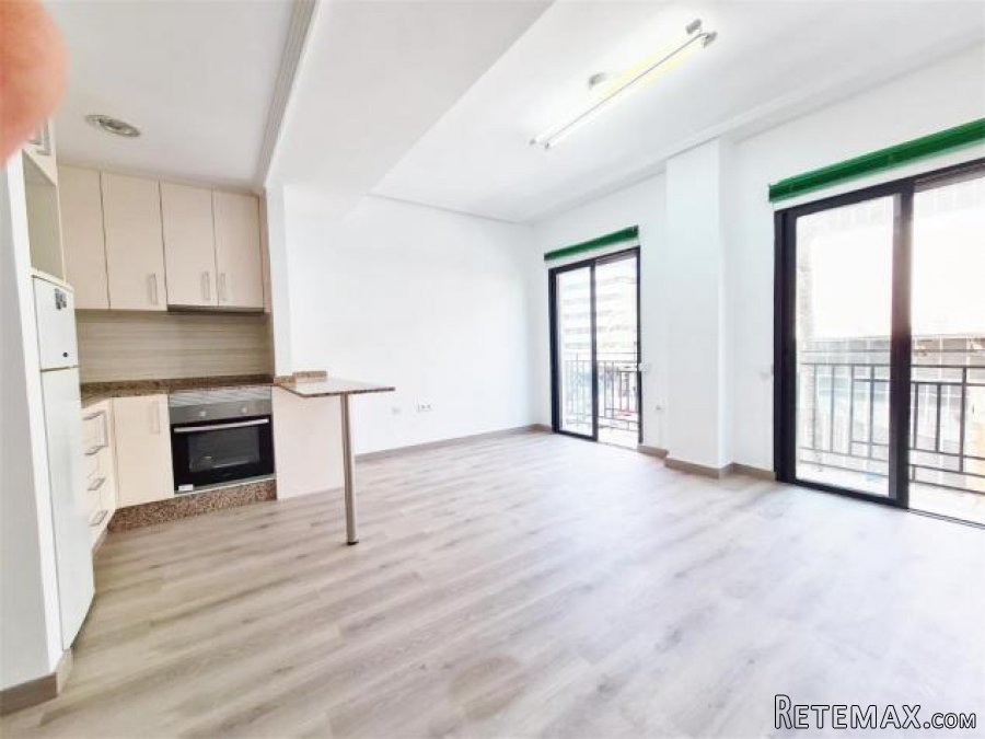 Al lado del mercado, 62 m2, 2 habitaciones, 2 baños, aa.. - 2