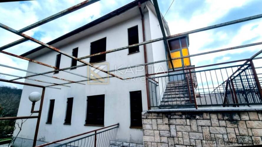 Drenova - kuća s tri stana, pogled - 2