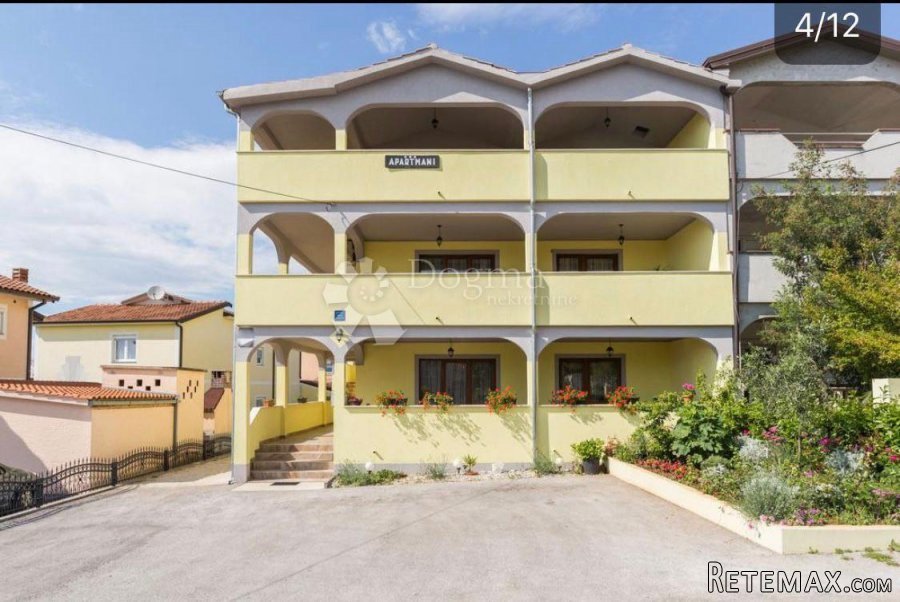 Istra - kuća s 5 apartmana u blizini Poreča