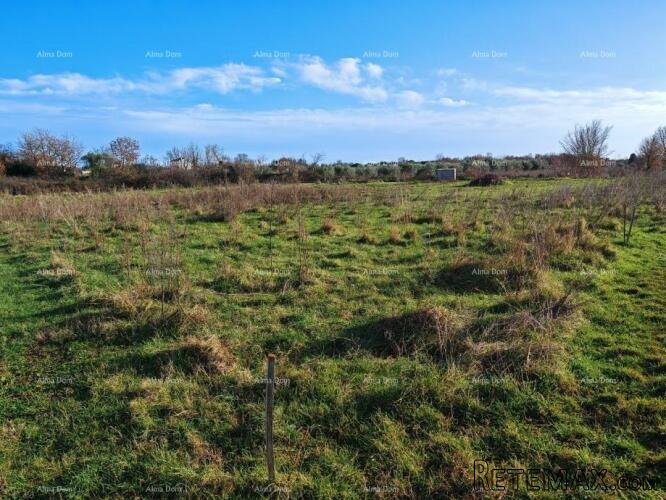 Prodaje se građevinsko zemljište od 997 m² u Loborici - 2