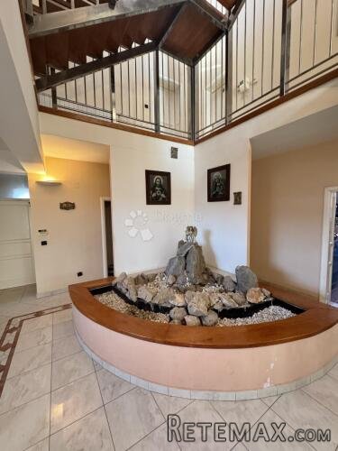 VILA 425.99 m2 + 1294 m2 DVORIŠTE - PRILIKA - 2