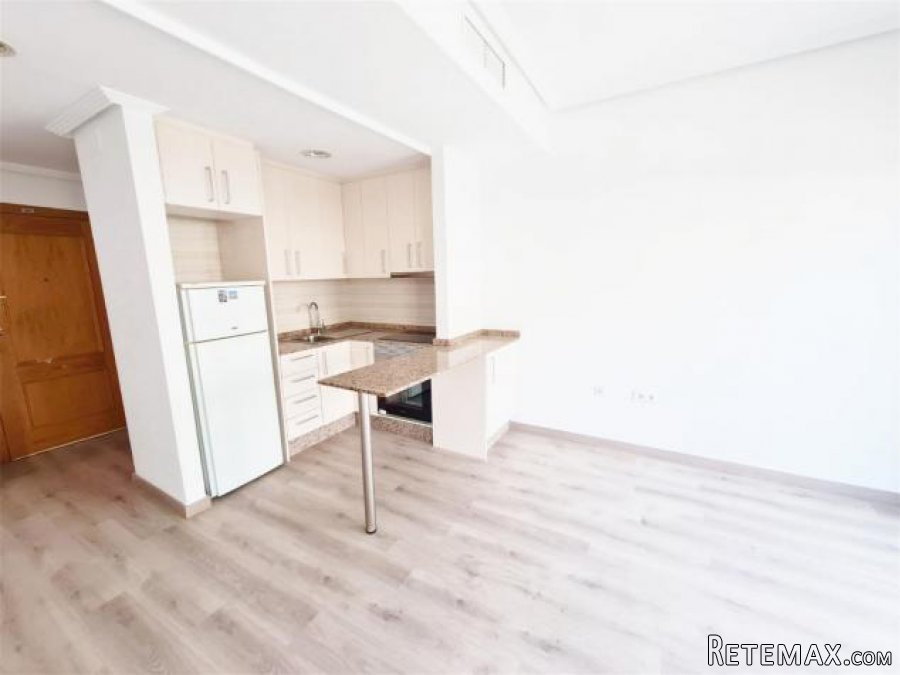 Al lado del mercado, 62 m2, 2 habitaciones, 2 baños, aa.. - 3