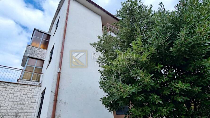 Drenova - kuća s tri stana, pogled - 3