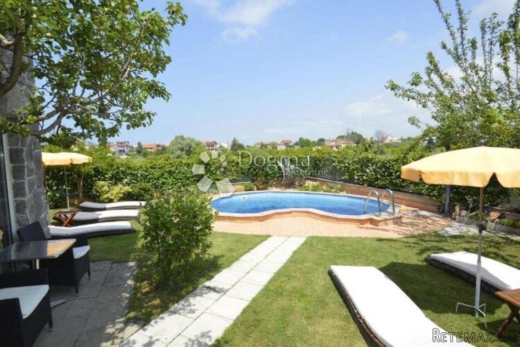 KUĆA SA APARTMANIMA I BAZENOM U BLIZINI FAŽANE ČEKA NA VAS! - 3