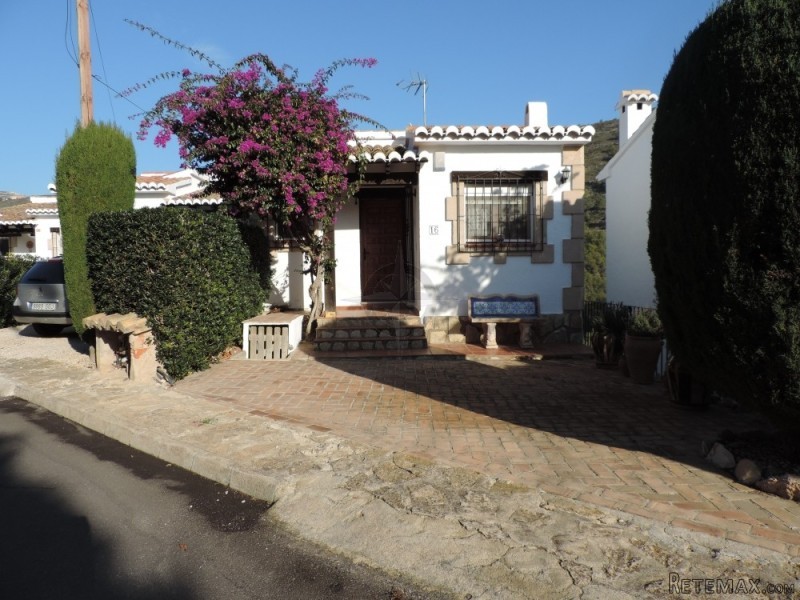 Quaint With Old World Charm Only 800m..