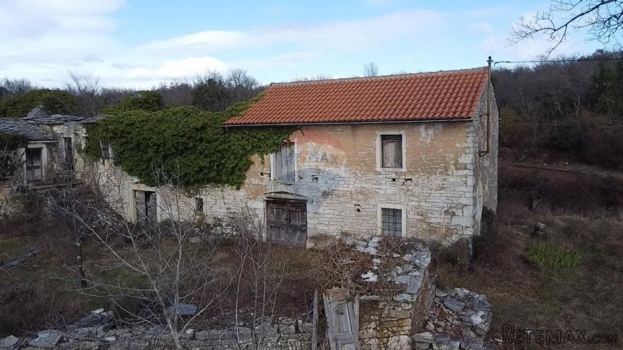 Istra, Oprtalj - istarska kuća s velikom okućnicom u okolici - 4