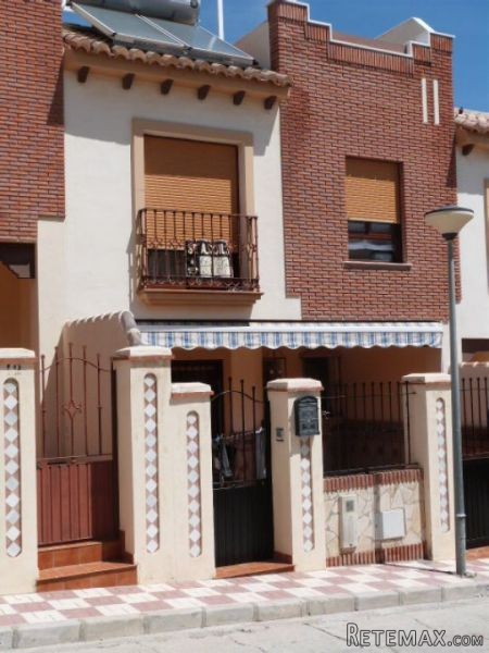 5 bedroom, 3 bathroom Townhouse, (build.. - 2