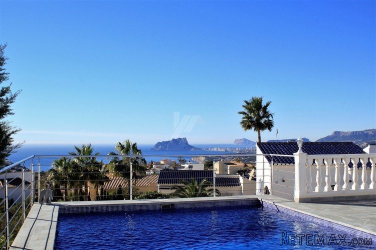 This beautiful recently reformed villa situated at a short..