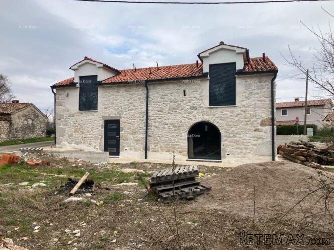 Samostojeca Kamena Kuća na Prodaju