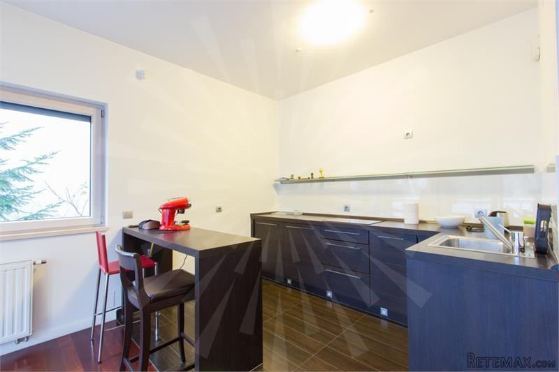 2 bedroom Apartment For Sale: Zelengaj..