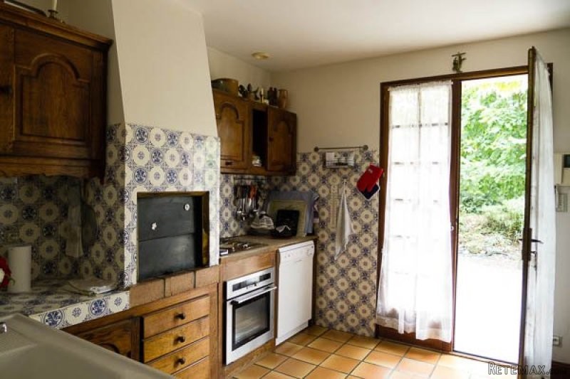 Charming Villa To Renovate Set On Half.. - 2