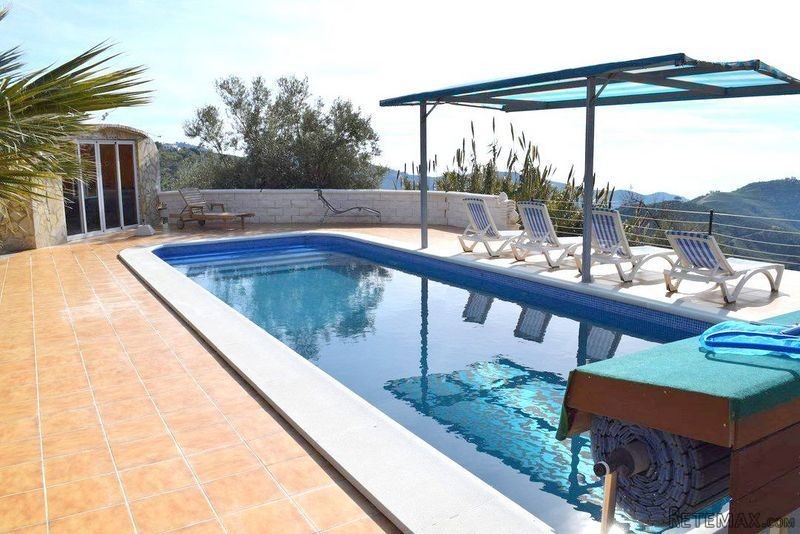 Chalet for Sale in Sayalonga 580.000.. - 2
