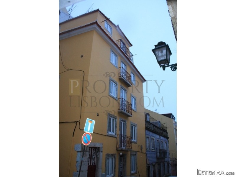 T1 Lisbon apartment for Sale..