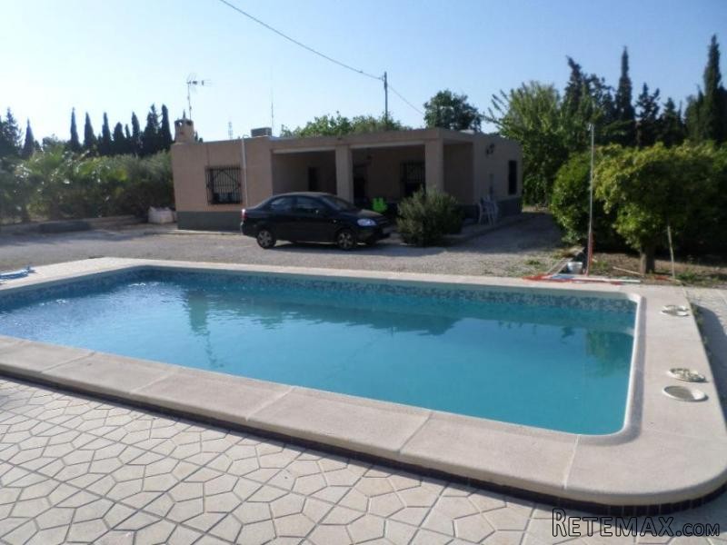 Villa in Crevillente with swimming pool..