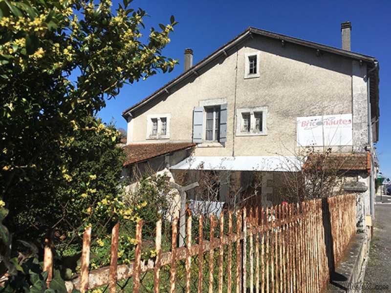 Village House To Renovate - 2
