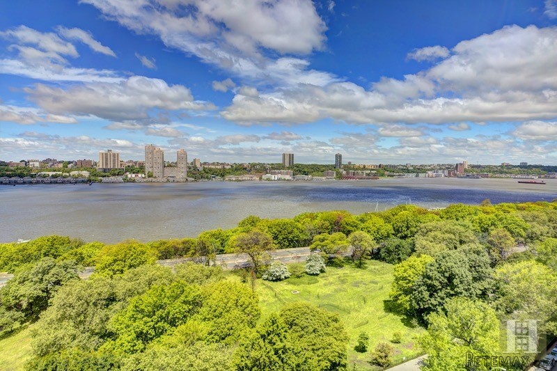 2 bedroom Apartment For Sale: 11..