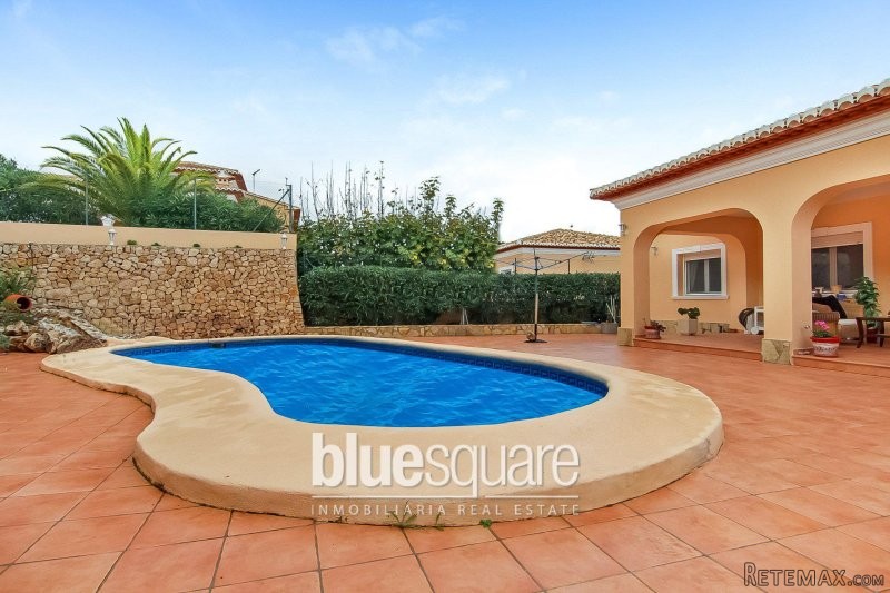 Exclusivity. Stunning 4 bedroom villa..