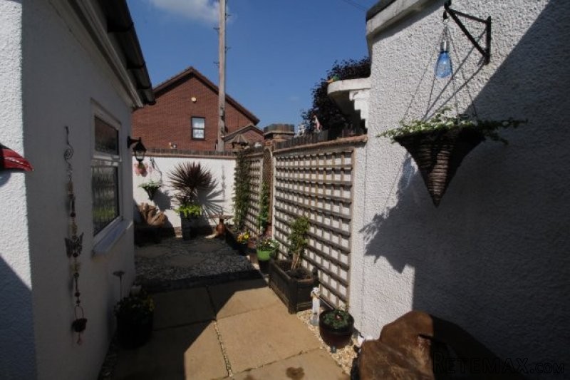2 bedroom, Semi-detached House house.. - 2