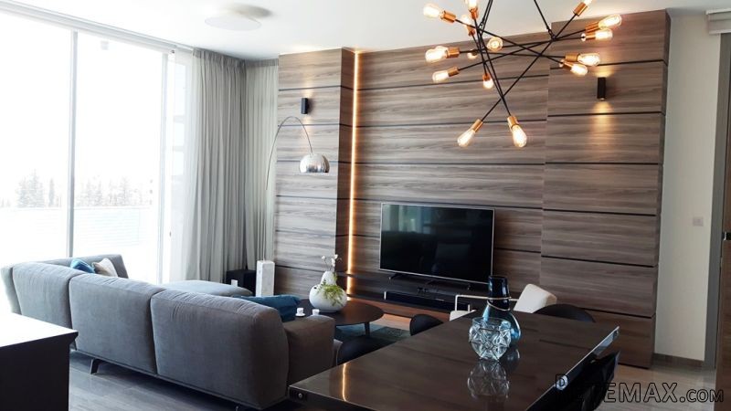 Luxury Three Bedroom Apartment In A..