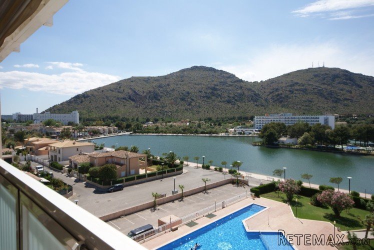 Modern 106 m2 penthouse with 25 m2 terrace in the area of..
