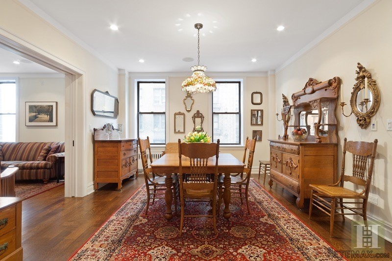 3 bedroom Apartment For Sale: 725..