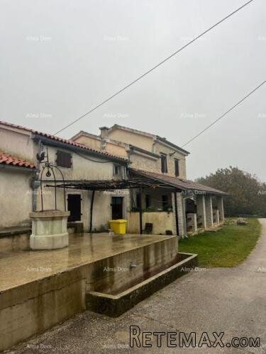 Prodaje se obiteljska kuća u mirnom dijelu okolice Labina - 2