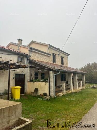Prodaje se obiteljska kuća u mirnom dijelu okolice Labina - 3