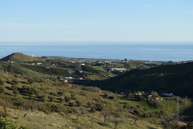 Country Houses for Sale in Almayate..