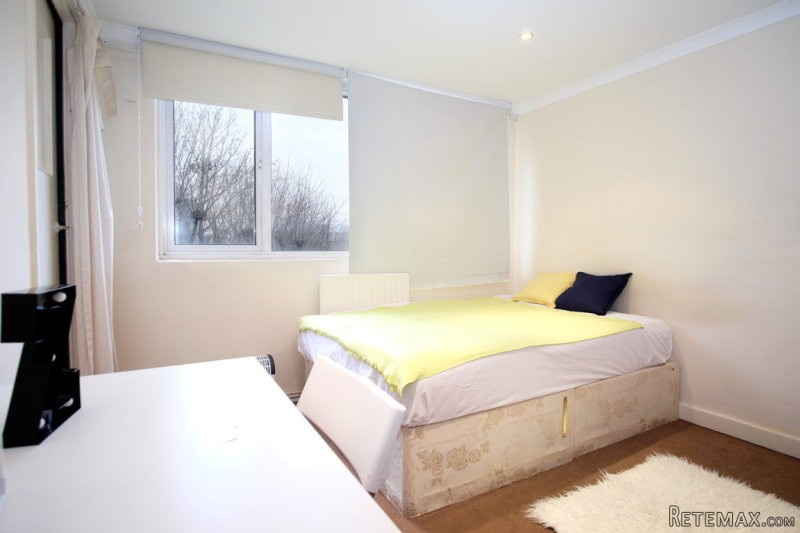 Single with double bed near Baker..