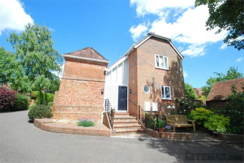 2 Bedroom Detached House