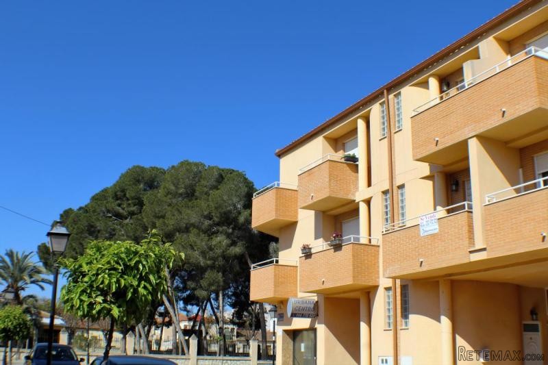 Spacious 3 beds Town House with garage..