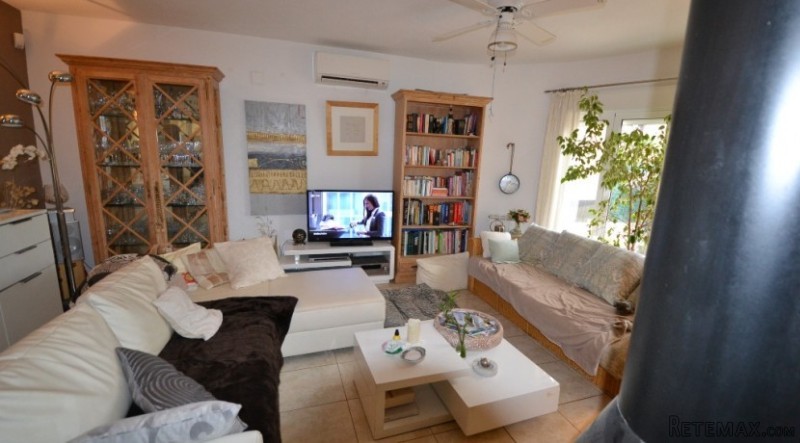 V1565 - Spacious 3 Bedroom, 2 Bathroom.. - 2