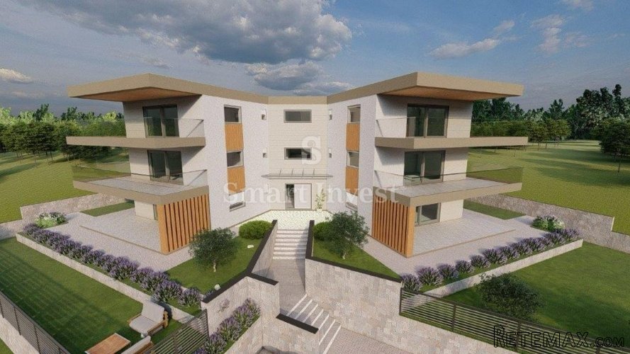 VIŠKOVO, prekrasan stan u novogradnji od 92 m2, s okućnicom..
