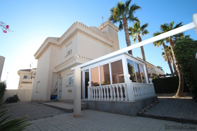 3 Bedrooms - Villa - Alicante - For Sale