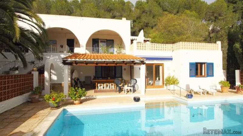 family house in Cala Llonga