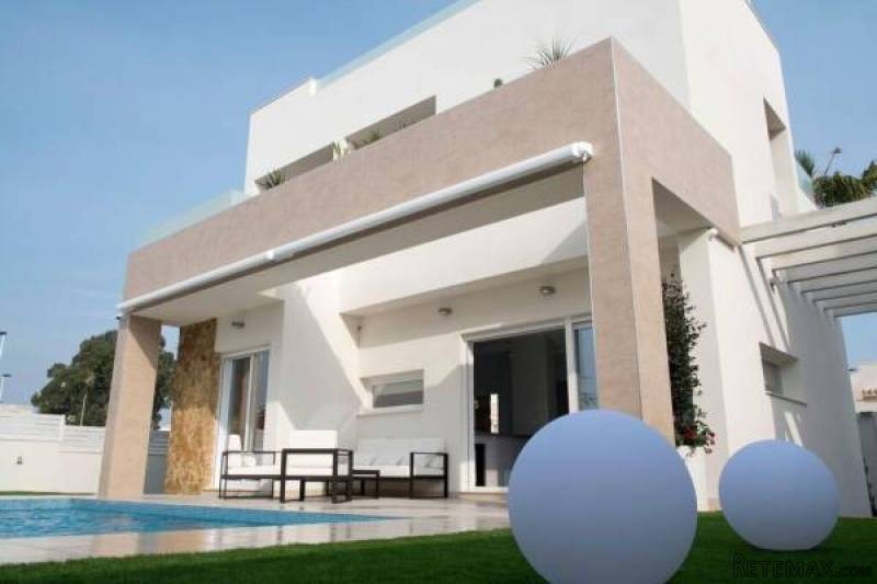 3 Bedroom 3 Bathroom Villa In..