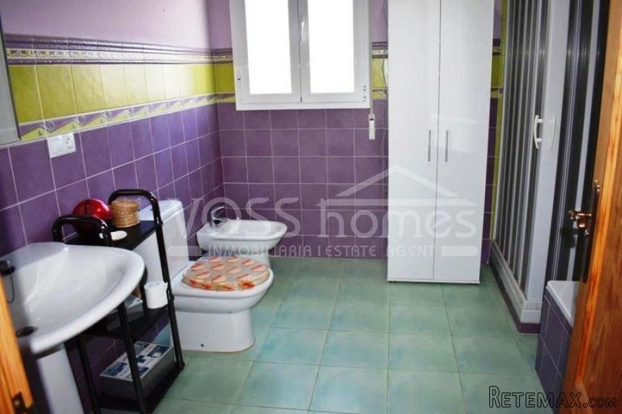 Well maintained, large 180m2 country house with 4 bedrooms.. - 11
