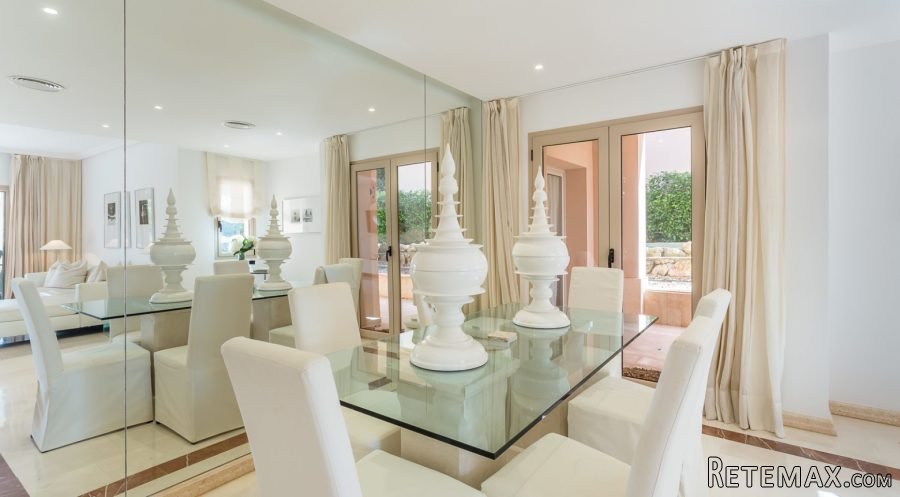 Beautiful garden apartment in a quiet gated community of.. - 3